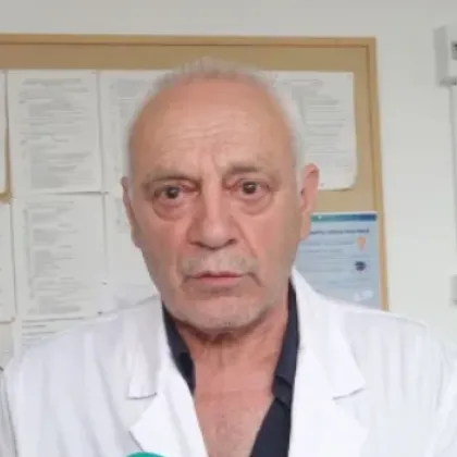 Лекарите в УМБАЛ Бургас продължават да се борят за живота на