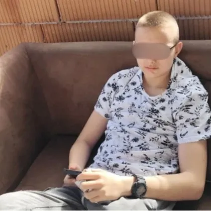 15 годишно момче е с тежка телесна повреда след като 20 годишен