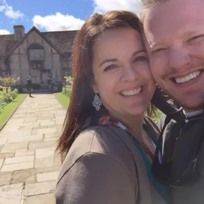 Анджела Крейг 43 годишна майка на шест деца и най малката от