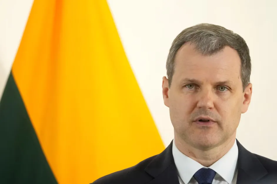 Премиерът на Литва подава оставка след натиск заради бизнес връзките си със снаха си