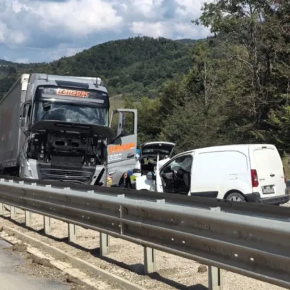 Тежка катастрофа е затворила новия скоростен път между Мездра и