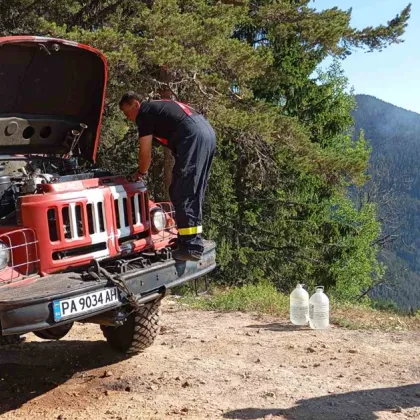 Изключително натоварен в противопожарно отношение бе месец юли не само