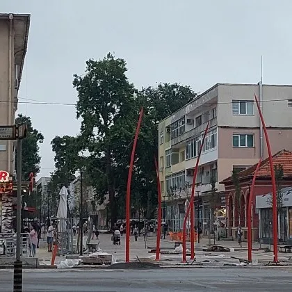 Нова артинсталация в центъра на Добрич подпали от коментари социалните мрежи