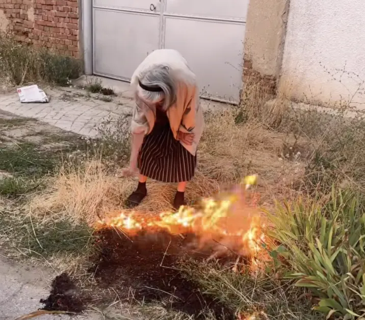 Обвиниха възрастна жена в умишлен палеж в Ихтиман ВИДЕО