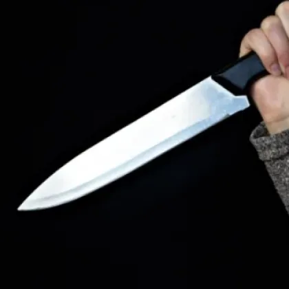 Млад мъж от врачанско село е наръгал с остър предмет