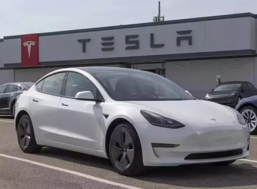 Осъдиха Tesla млн. долара за катастрофа с автопилот