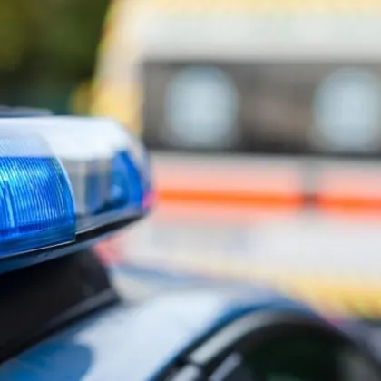 Катастрофа с полицейски автомобил затруднява движението по пътя Плевен