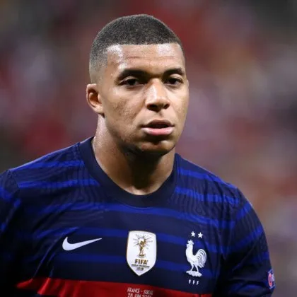 Френският национал Килиан Мбапе даде показания пред съд в Париж