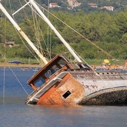 Потъна лодка, загинали са над 50 души
