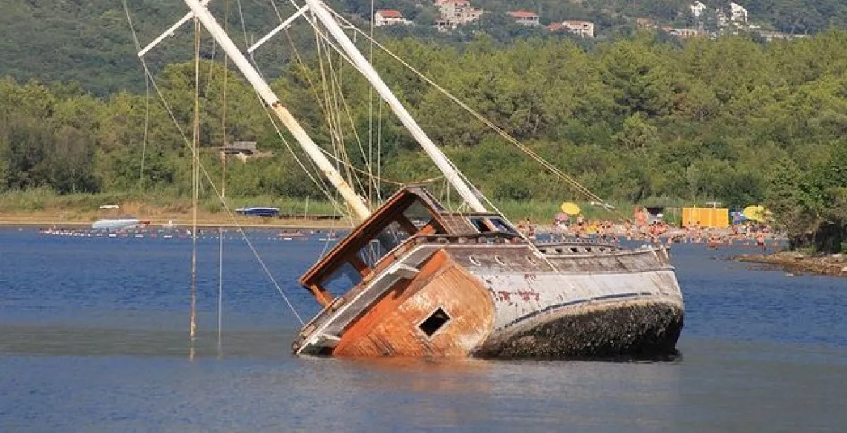 Потъна лодка, загинали са над 50 души