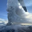 Вулкан в Русия изригна за първи път от 600 години насам ВИДЕО