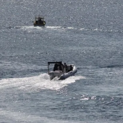 Четирима бедстващи в лодка бяха спасени край Несебър Катерът който им е помогнал