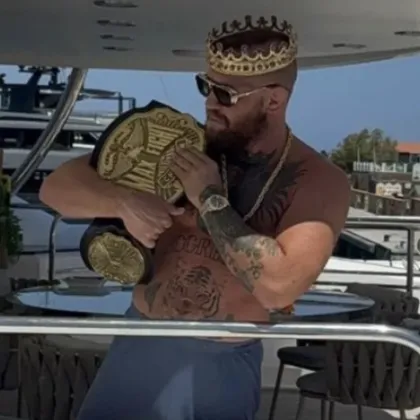 The Notorious се похвали с шампионския пояс на MAX FIGHT