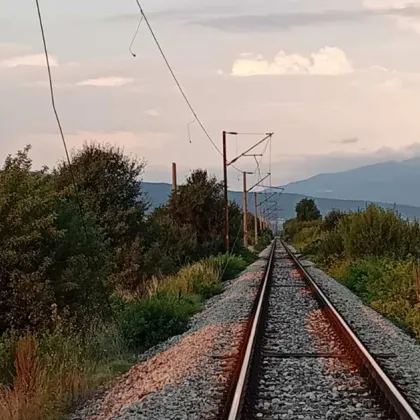 Посегателство върху железопътната инфраструктура тази нощ е довело до повреда