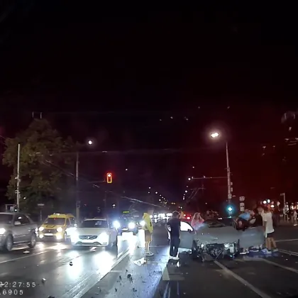 Тежко ПТП в София! ВИДЕО показва един от участниците в сериозно нарушение секунди преди това