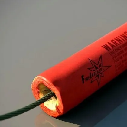 Силен взрив разтърси жилищен блок в оживения квартал Пролет в