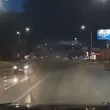 "Има ли сажди?" Стара кола създаде димна завеса в София ВИДЕО