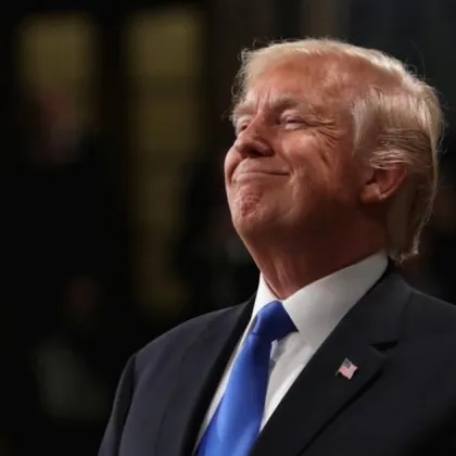 Американският президент Доналд Тръмп се качи днес на покрива на