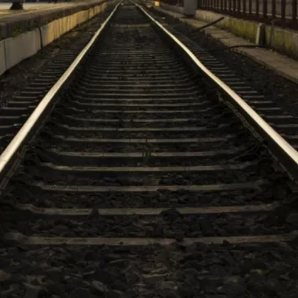 Заради железопътен инцидент с пострадал човек няколко влака престояват в