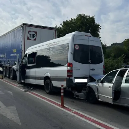 Малко след 9 часа тази сутрин на пътя край с