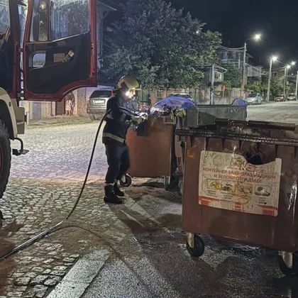 Серия палежи на контейнери за отпадъци разтревожи жителите на Карлово
