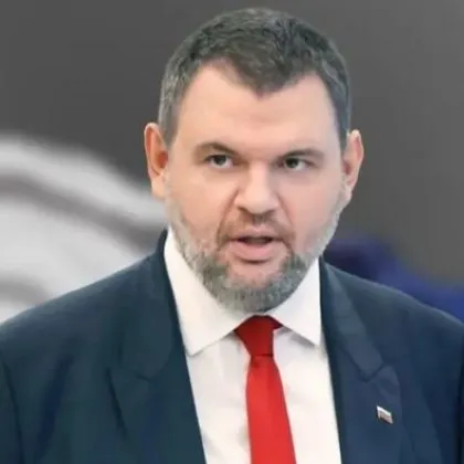Делян Пеевски лидер на ДПС и на парламентарната група на