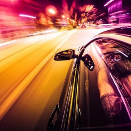 Водач на лека кола беше глобен за шофиране по магистрала