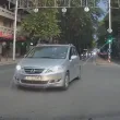 Шофьор игнорира правилата и едва не блъсна кола в Пловдив ВИДЕО