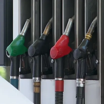 Сериозен недостиг на бензин в България за това сигнализират