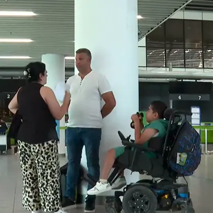 Инвалидната количка заради която дете беше свалено от полет на