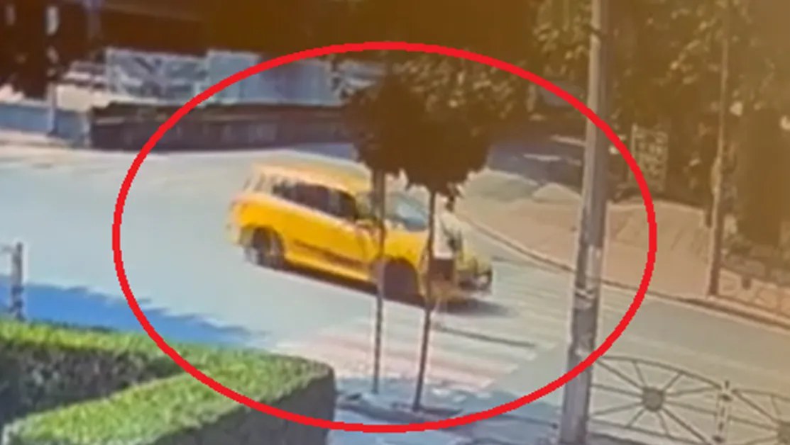 Шофьор на такси замалко да прегази мъж на пешеходна пътека във Враца ВИДЕО