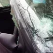 Срязани гуми, счупени стъкла: Мъж и жена потрошиха чужда кола