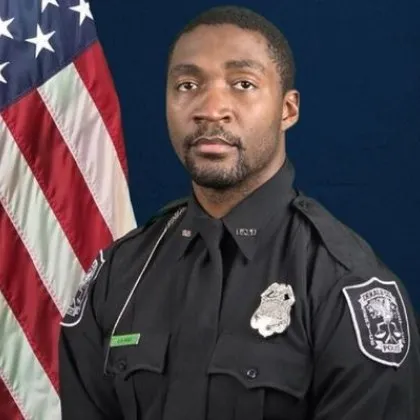 Мъж стреля по сградата на Центъра за контрол и превенция