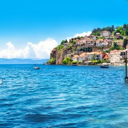 52 годишен български гражданин е в неизвестност след гмуркане в Охридското