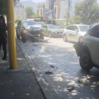 Верижна катастрофа с три коли е станала в столицата днес