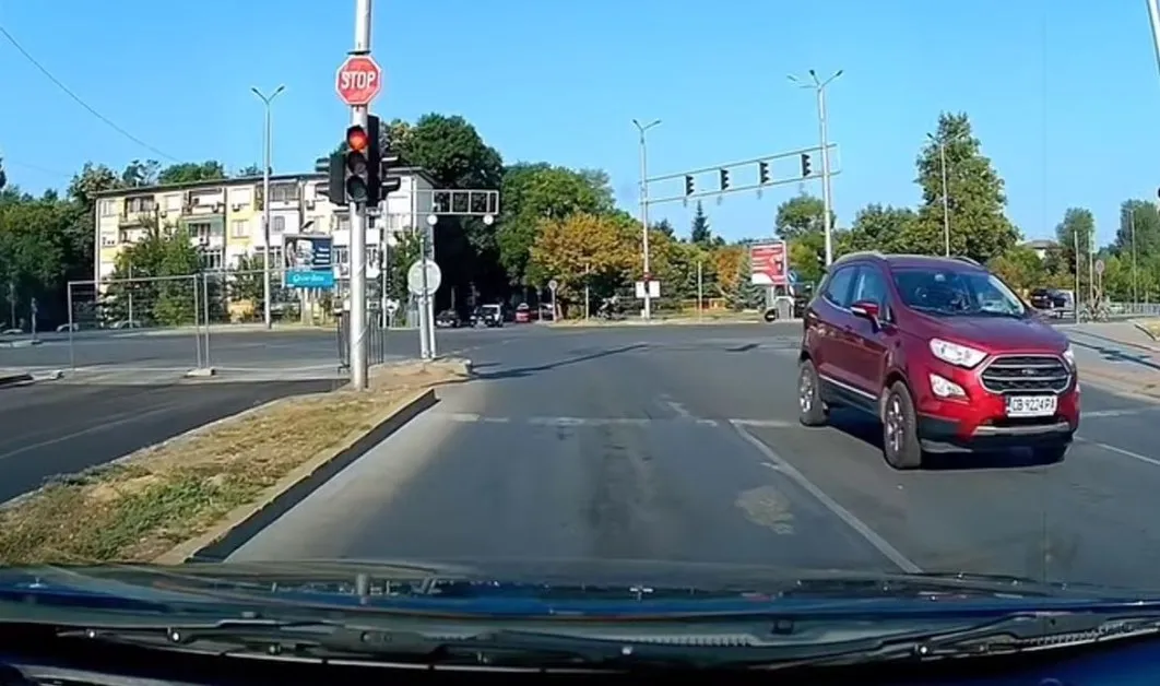 По английски! Джип със софийски номера пое в насрещното в Пловдив ВИДЕО