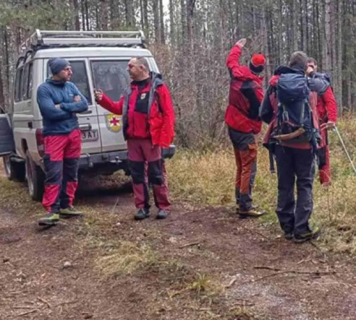 Спасители помогнаха на две жени в планината