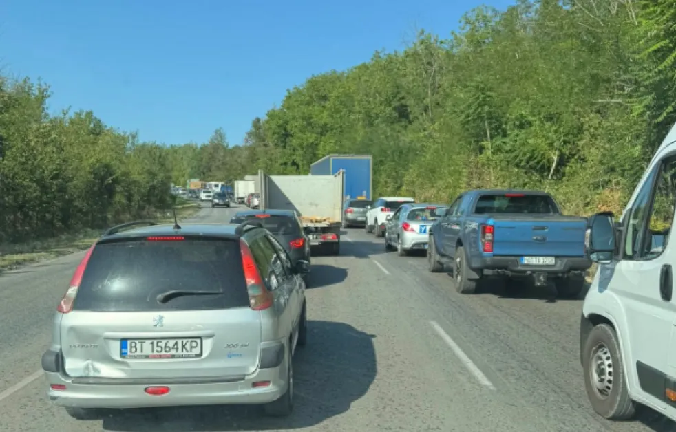 Катастрофа затапи път във Великотърновско