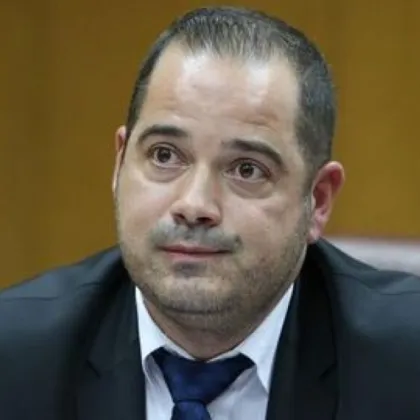 Кортежът на Румен Радев е достоен за велик диктатор Това