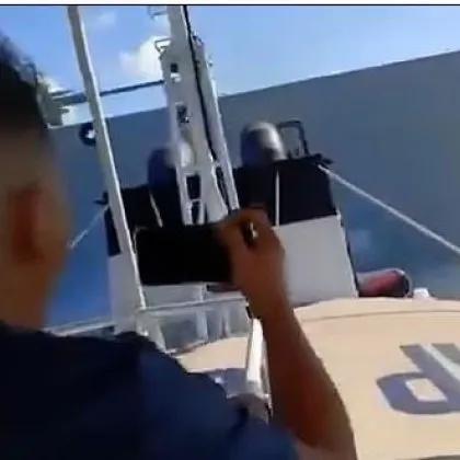 Китайски кораби се сблъскаха пред филипински патрулен съд ВИДЕО