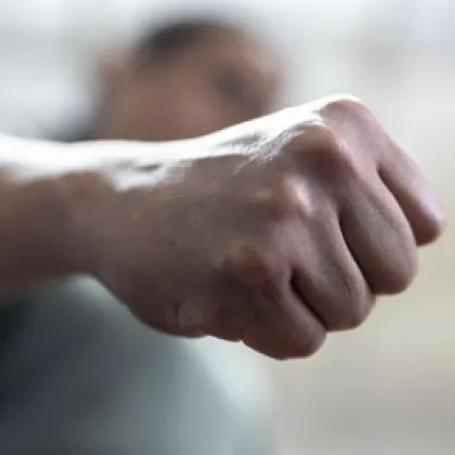 Служителка на БДЖ е била бита във влакова композиция в