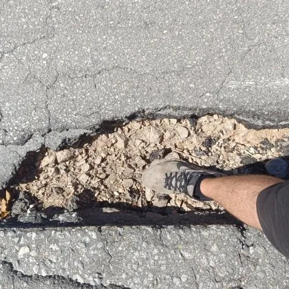 Огромна дупка е зейнала на ключов булевард в София За