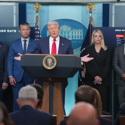 Президентът на САЩ Доналд Тръмп заяви в понеделник че поема