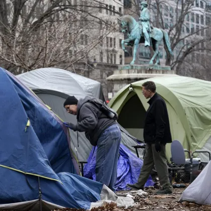 Доналд Тръмп поиска бездомните хора да се изнесат от столицата