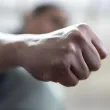 Млад мъж преби служителка на БДЖ