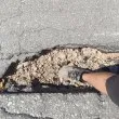 Опасност за водачите! Огромен кратер зейна в София СНИМКИ