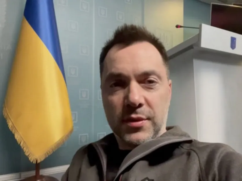 Арестович: Спирането на боевете би било политическа смърт за Зеленски