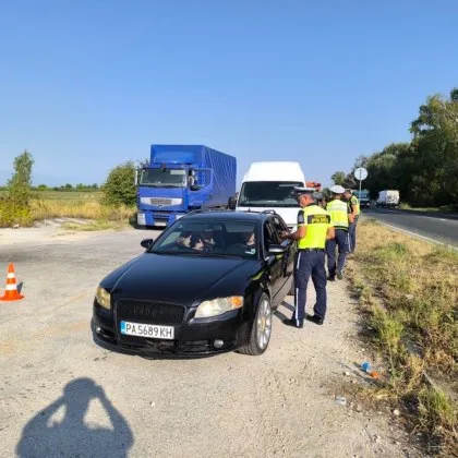 Днес в Пазарджишко местната полиция провежда специализирана полицейска операция по метода широкообхватен