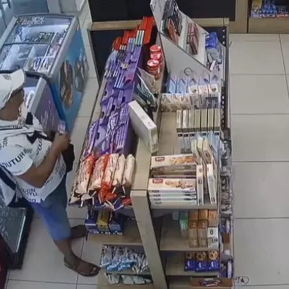 В Стара Загора мъж бе заснет от охранителни камери в