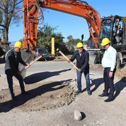 Поради подмяна на водопроводната мрежа временно ще бъде затворен за